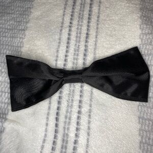 Room Shop Giant Bow Hair Clip in Black Satin